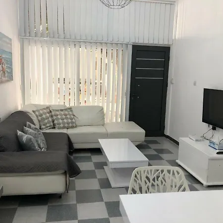 Апартаменты Limnaria Modern Пафос